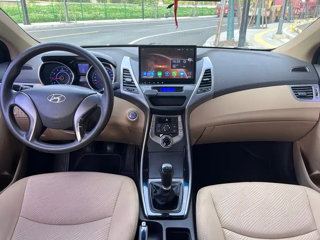 HYUNDAI ELANTRA 2013