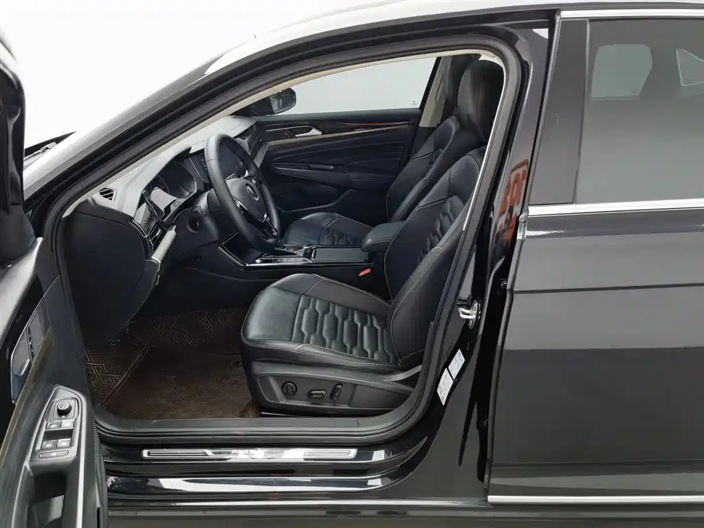 VOLKSWAGEN PASSAT 2021
