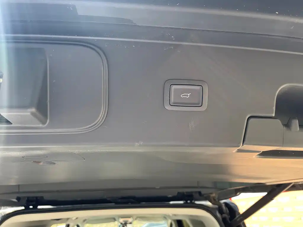 HONGQI HQ9 2023