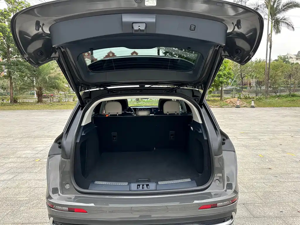 LINCOLN ADVENTURER 2023