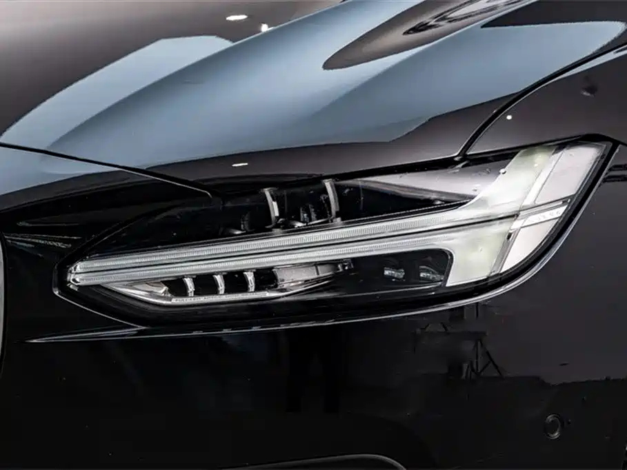 VOLVO S90 2022