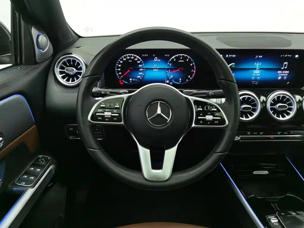 MERCEDES BENZ GLB 2021