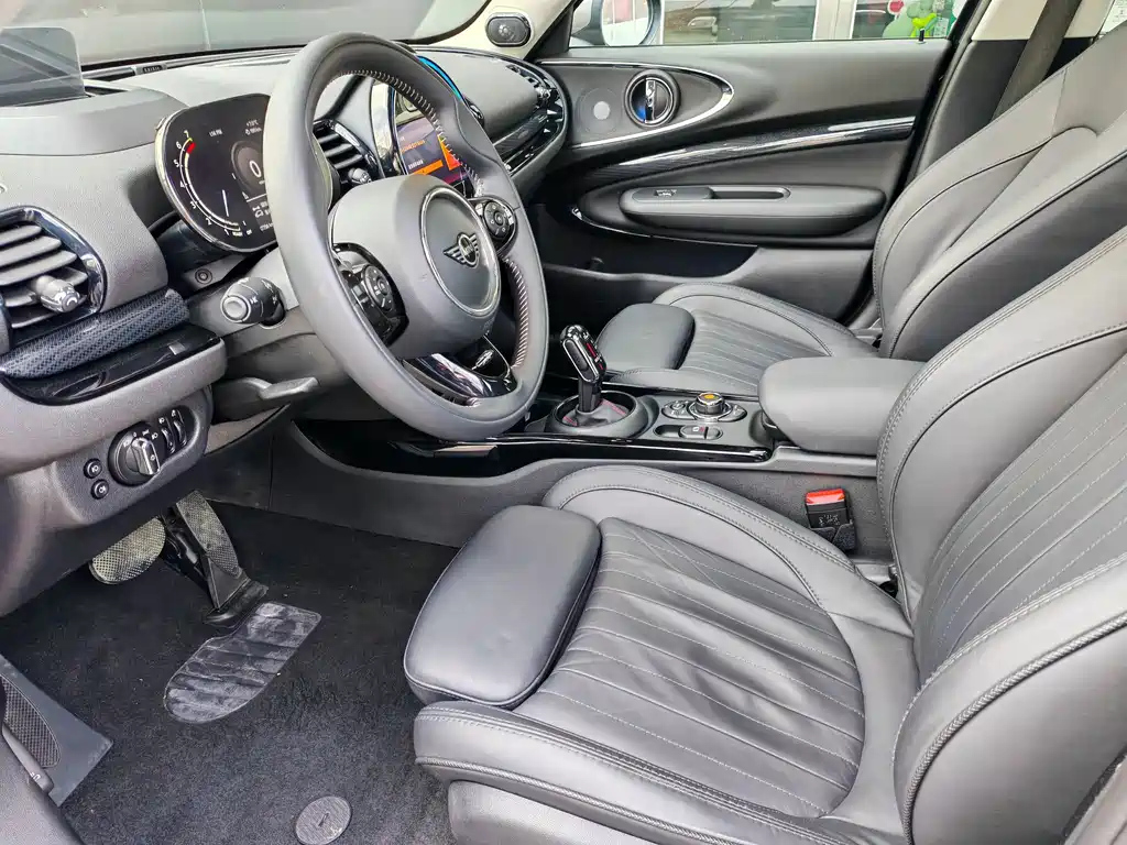 MINI CLUBMAN 2021