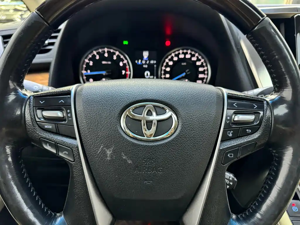 TOYOTA ALPHARD 2017