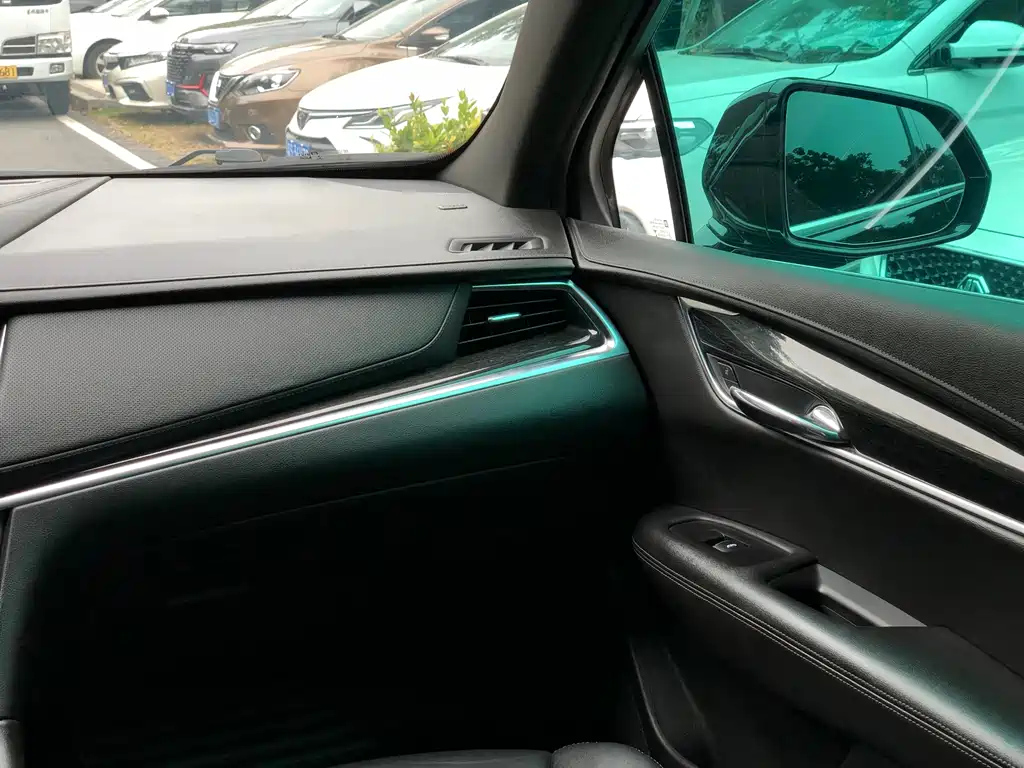 CADILLAC XT5 2020