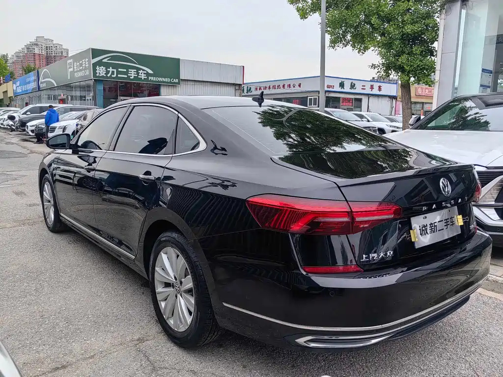 VOLKSWAGEN PASSAT 2020