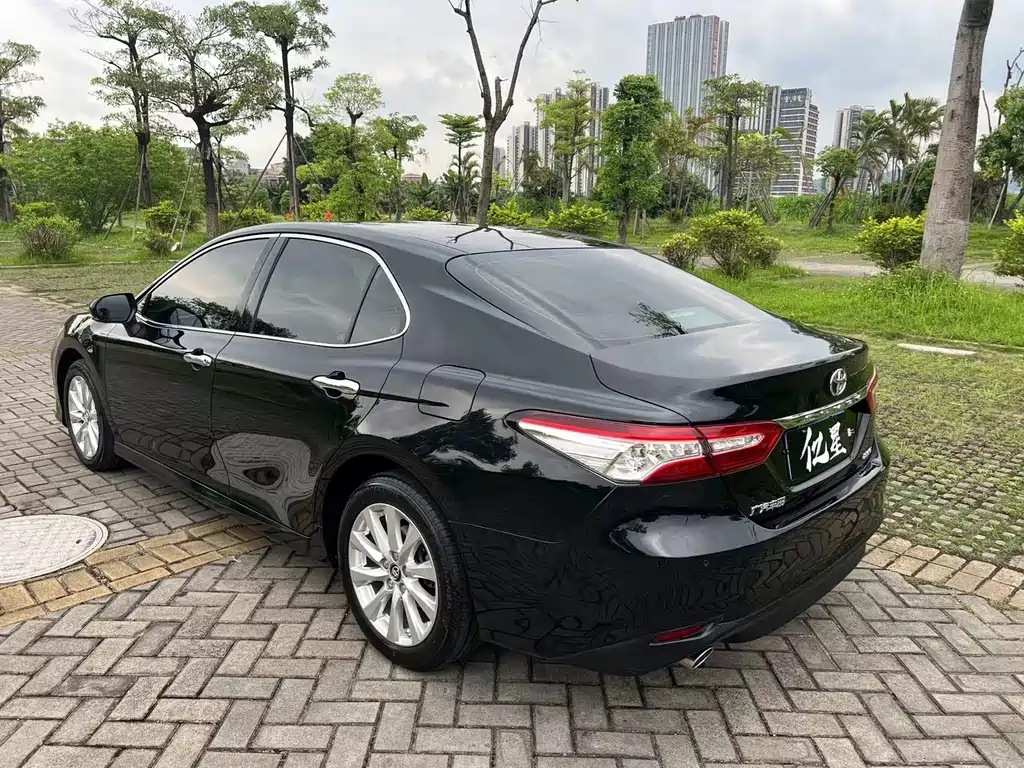 TOYOTA CAMRY 2019