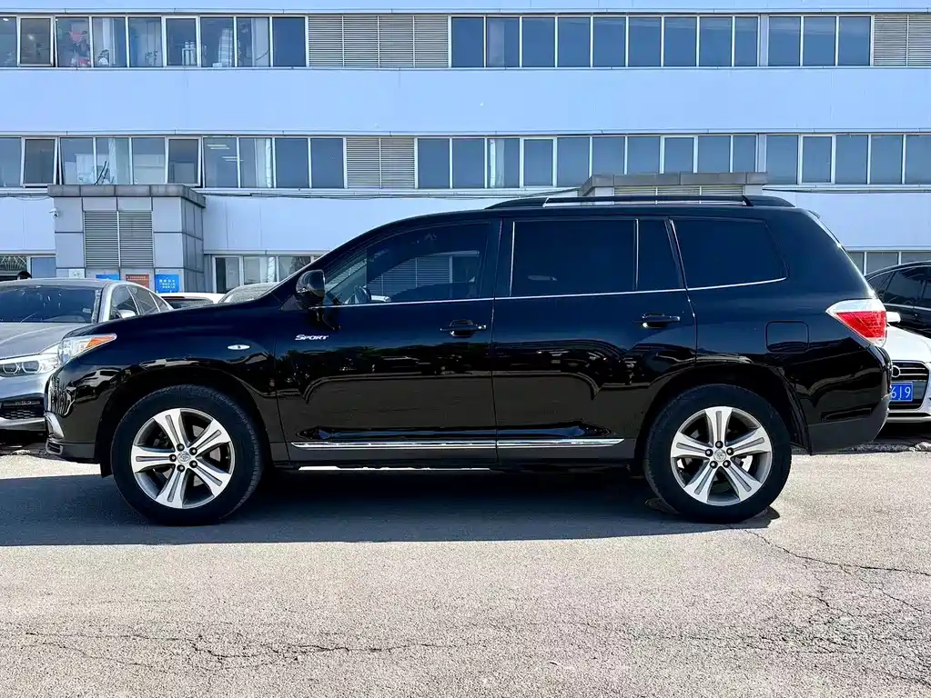 TOYOTA HIGHLANDER 2014