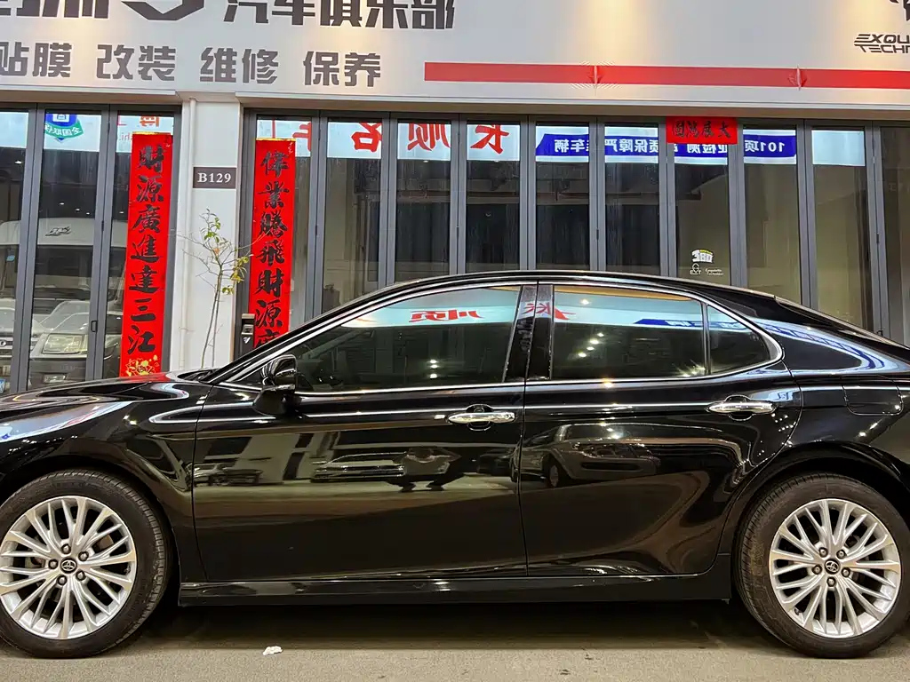 TOYOTA CAMRY 2020