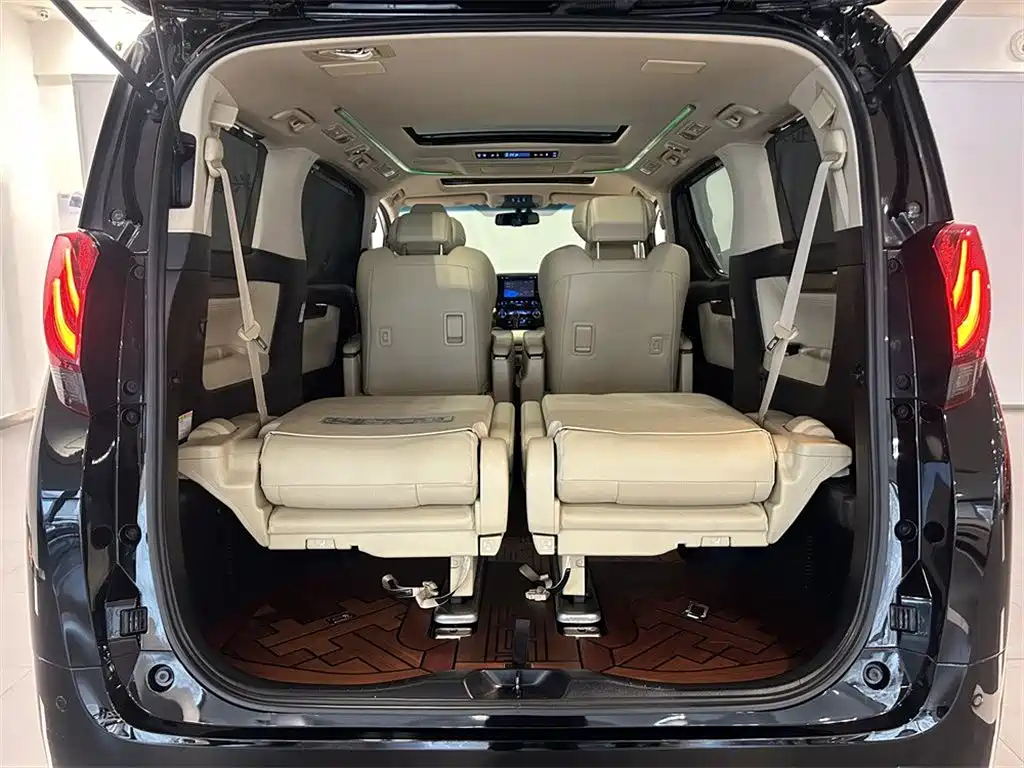 TOYOTA ALPHARD 2018