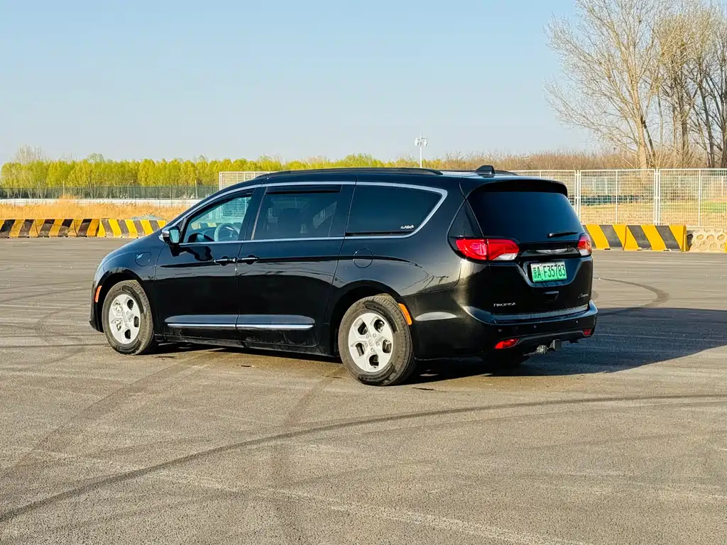 CHRYSLER OTHER 2018