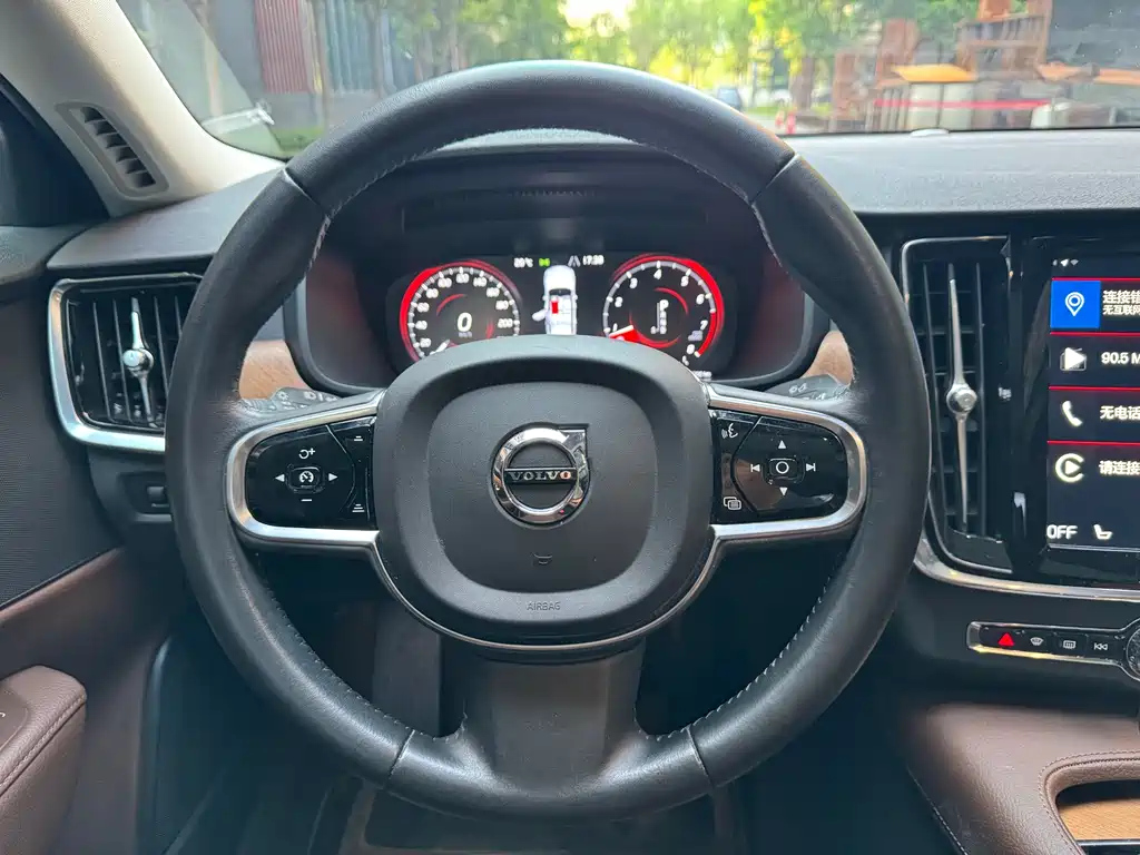 VOLVO S90 2020