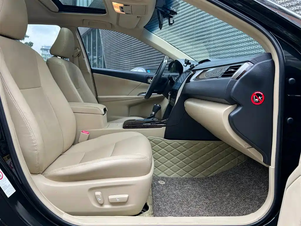 TOYOTA CAMRY 2017