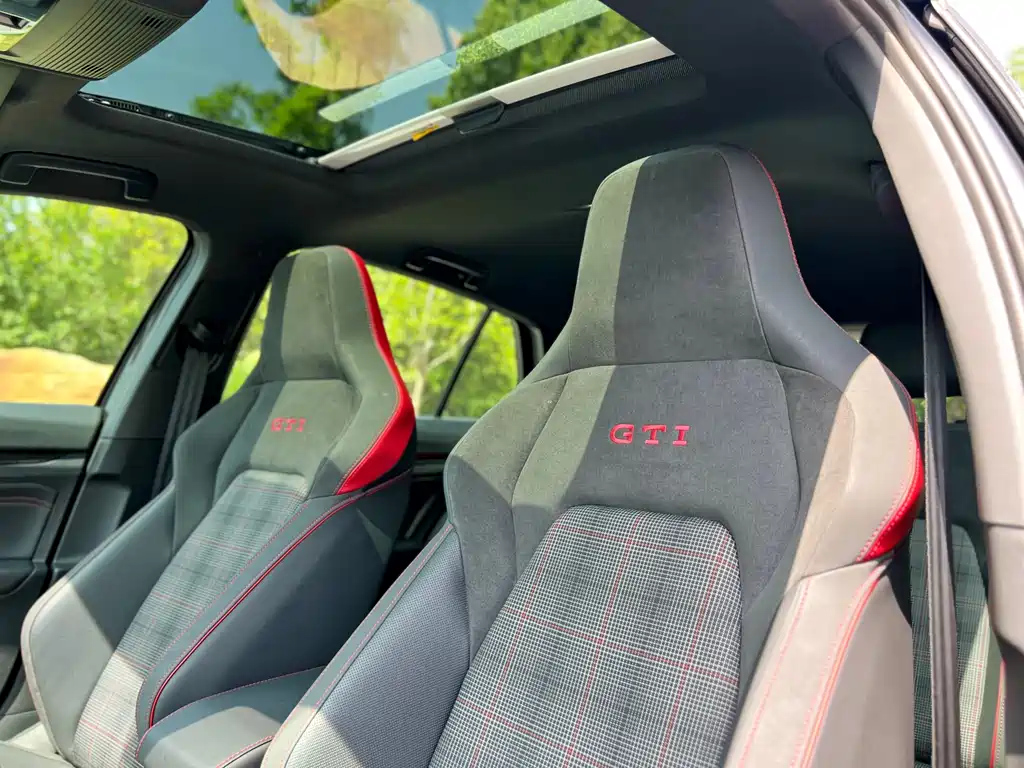 VOLKSWAGEN GOLF 2022