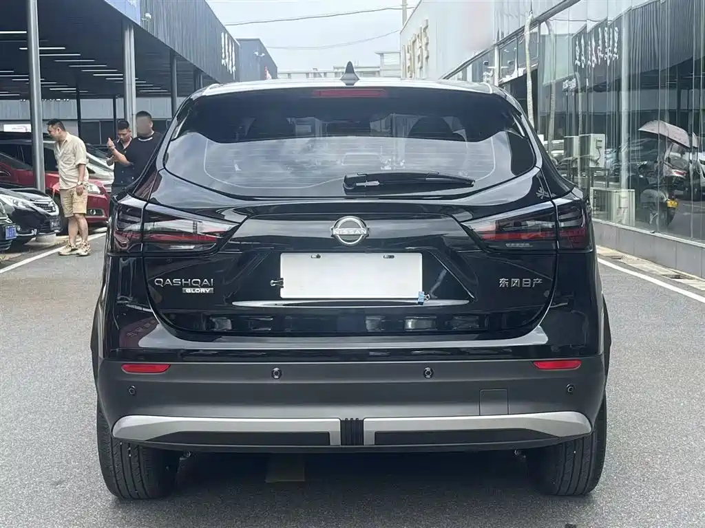 NISSAN QASHQAI 2025