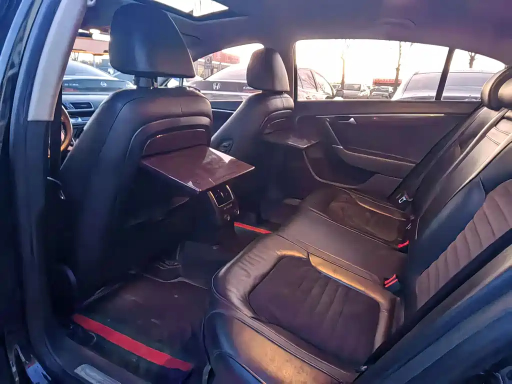 VOLKSWAGEN MAGOTAN 2015
