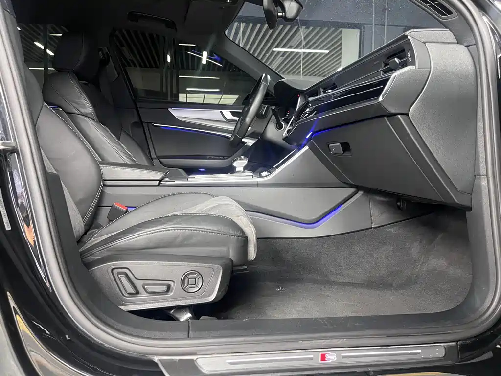 AUDI A6L 2021