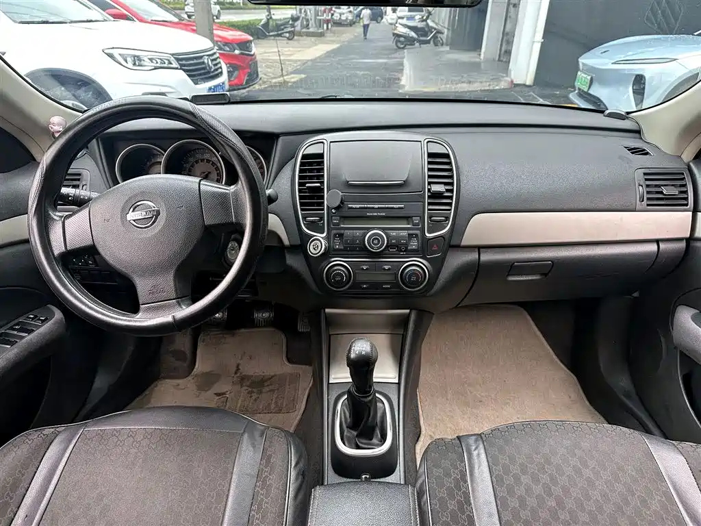 NISSAN SYLPHY 2017