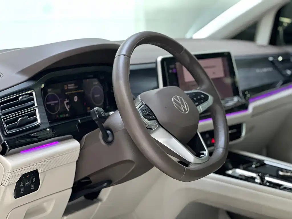 VOLKSWAGEN VILORAN 2023