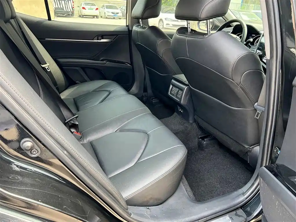 TOYOTA CAMRY 2020