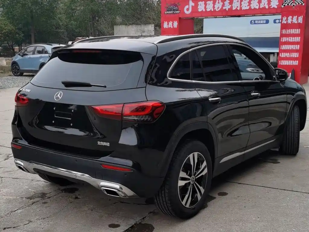 MERCEDES BENZ GLA 2021