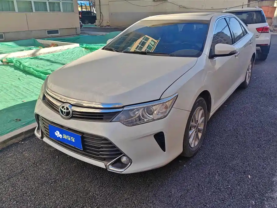 TOYOTA CAMRY 2016