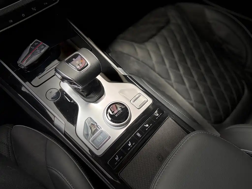 HONGQI HS5 2020