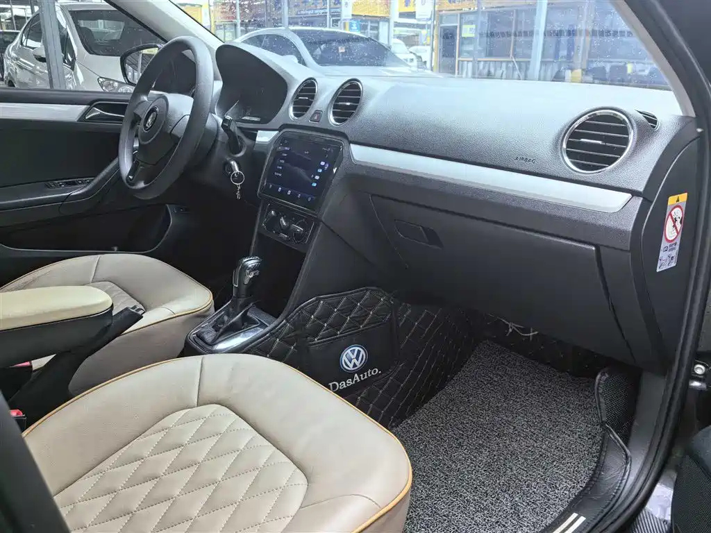 VOLKSWAGEN JETTA 2015
