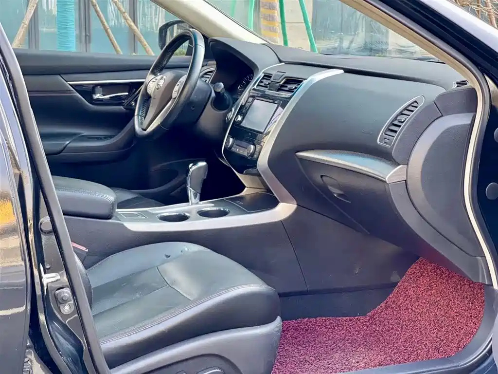 NISSAN TEANA 2017