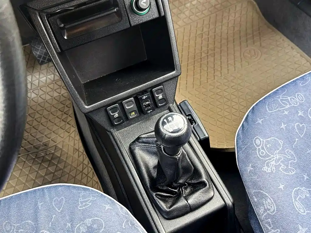 VOLKSWAGEN SANTANA CLASSIC 2010