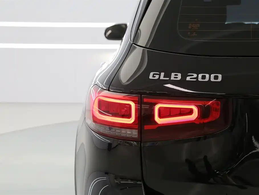 MERCEDES BENZ GLB 2020