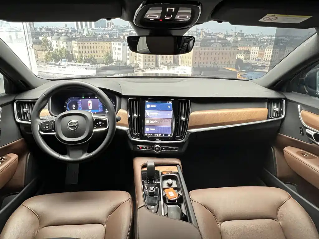 VOLVO S90 2022