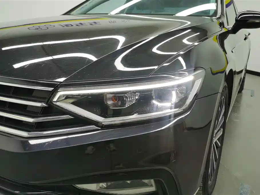 VOLKSWAGEN MAGOTAN 2021