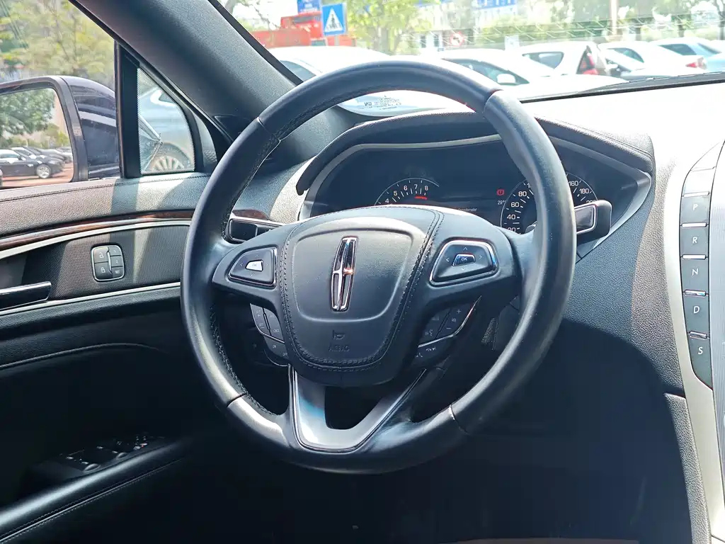 LINCOLN MKZ 2021