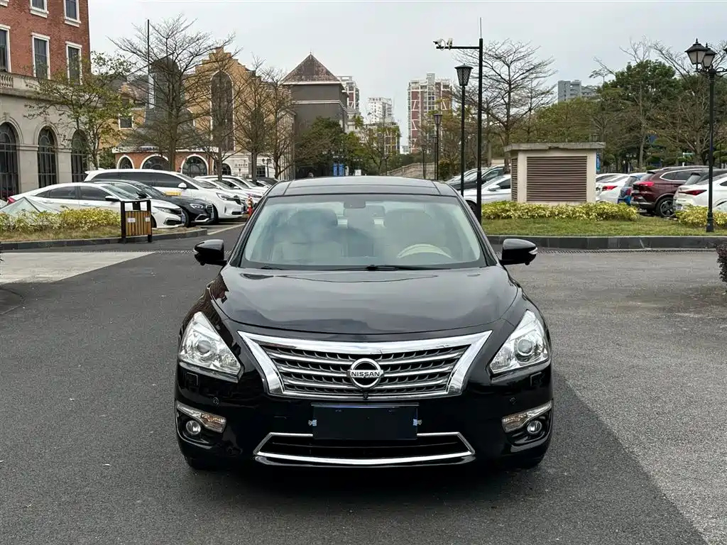 NISSAN TEANA 2015