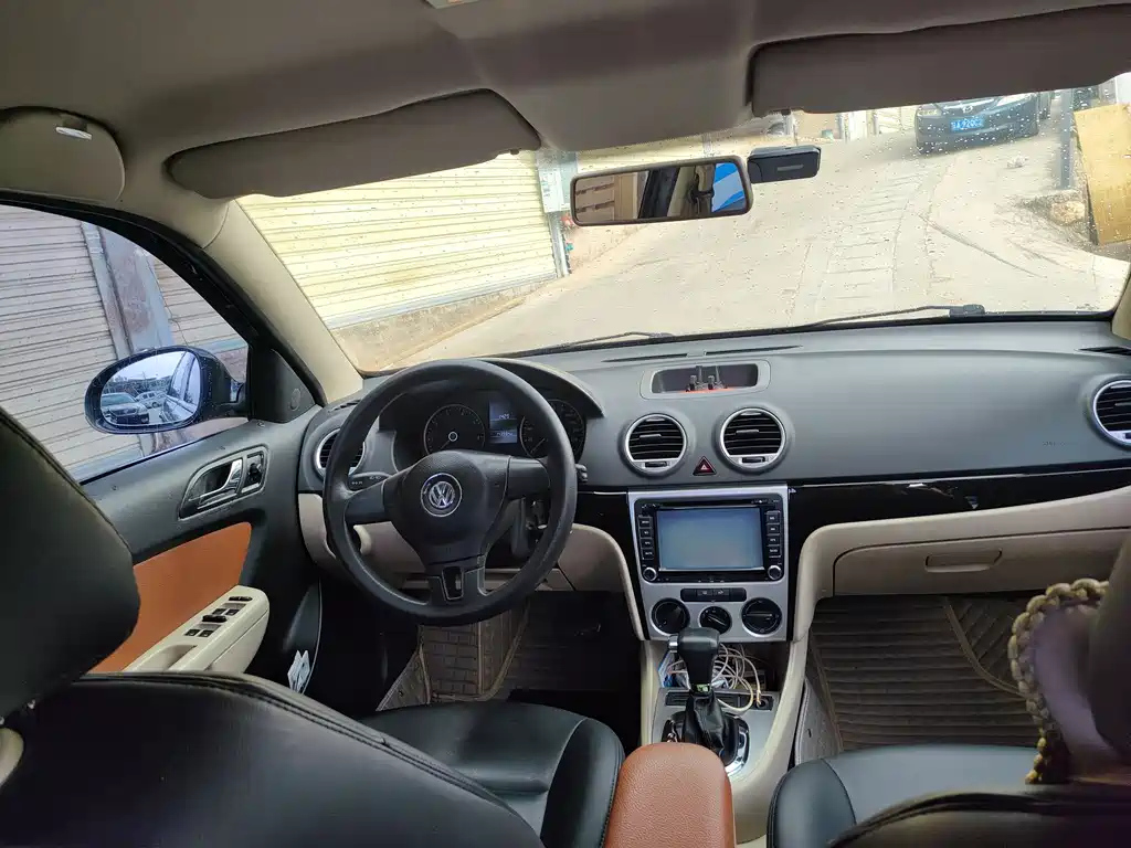 VOLKSWAGEN LAVIDA 2011