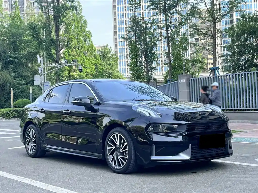 LYNK&CO 03 2021