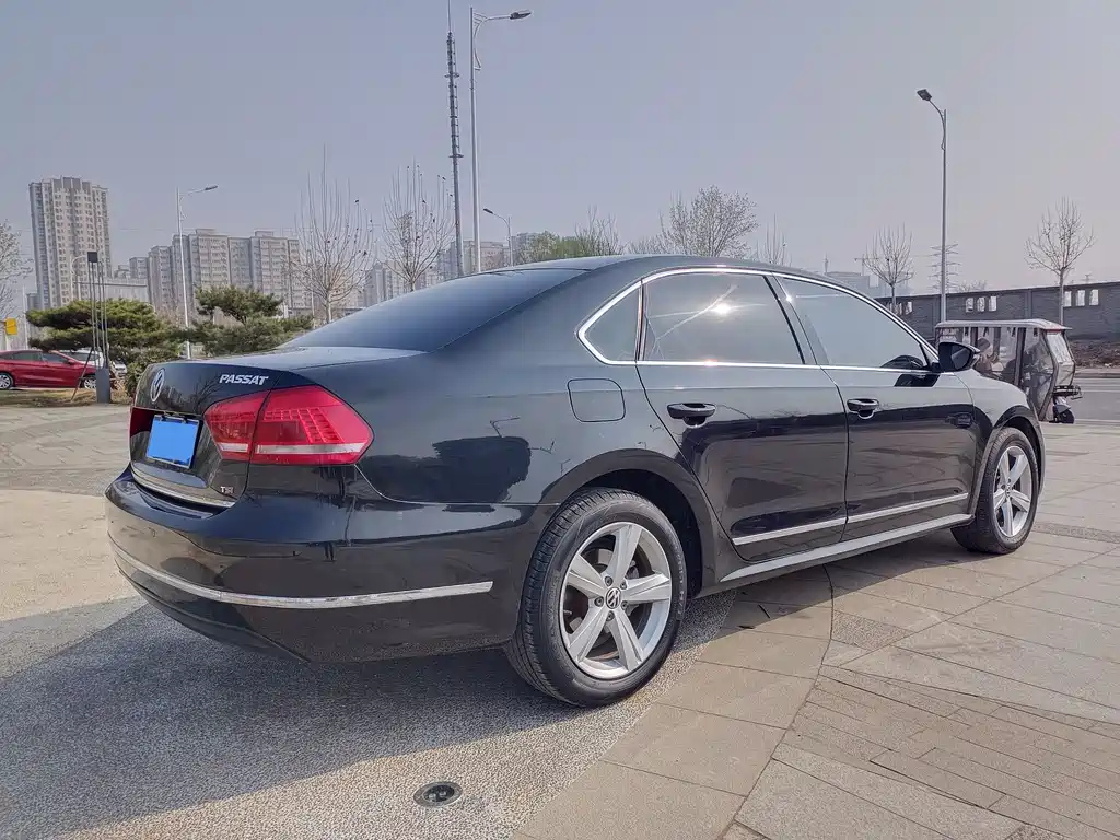 VOLKSWAGEN PASSAT 2016