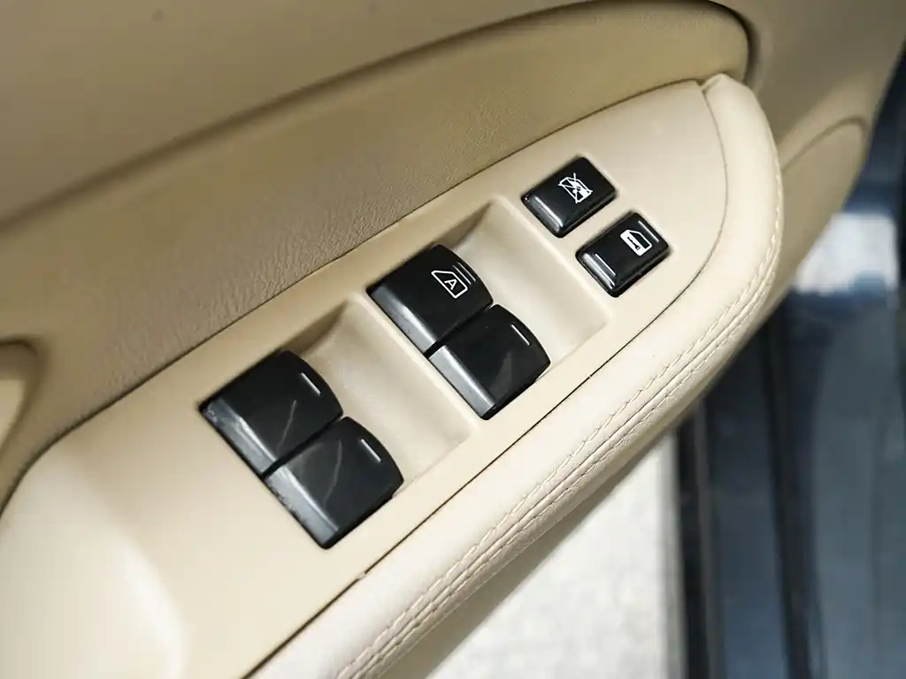 NISSAN SYLPHY 2009