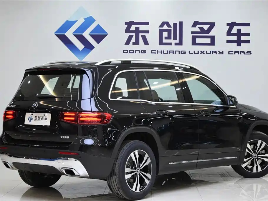 MERCEDES BENZ GLB 2024