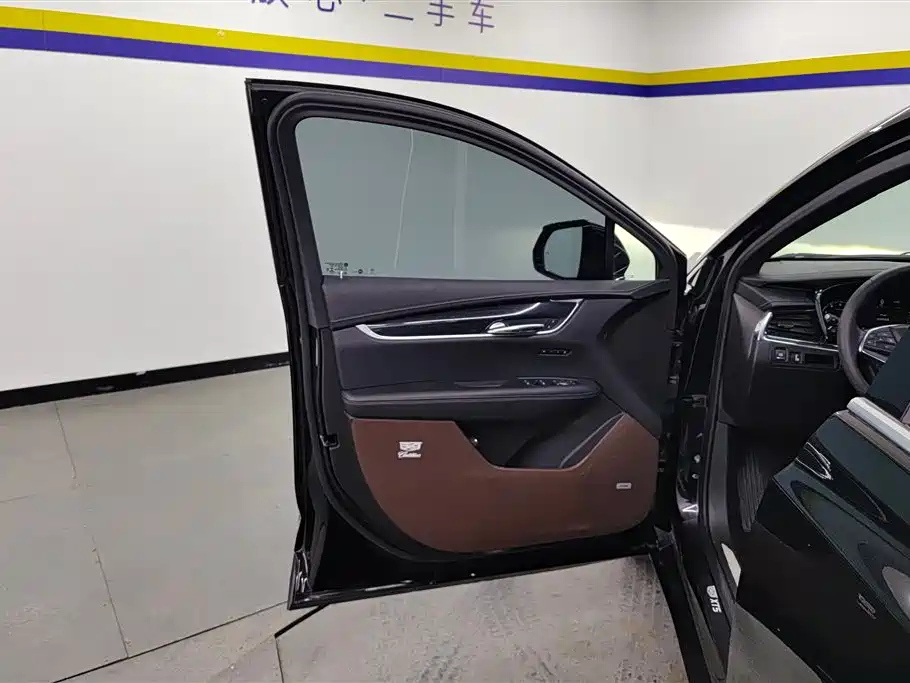 CADILLAC XT5 2021
