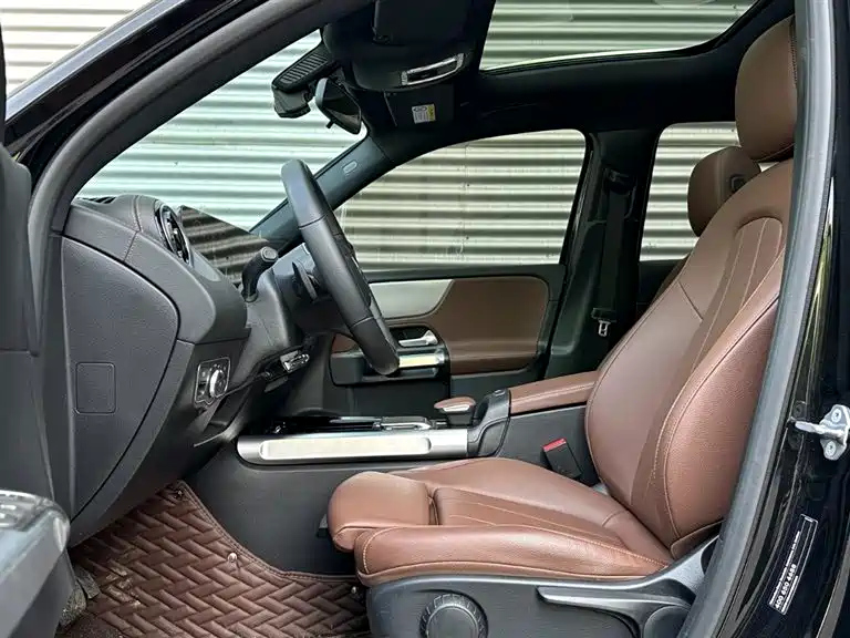 MERCEDES BENZ GLB 2022