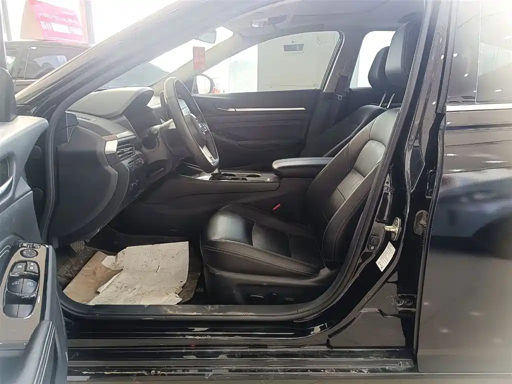 NISSAN TEANA 2022