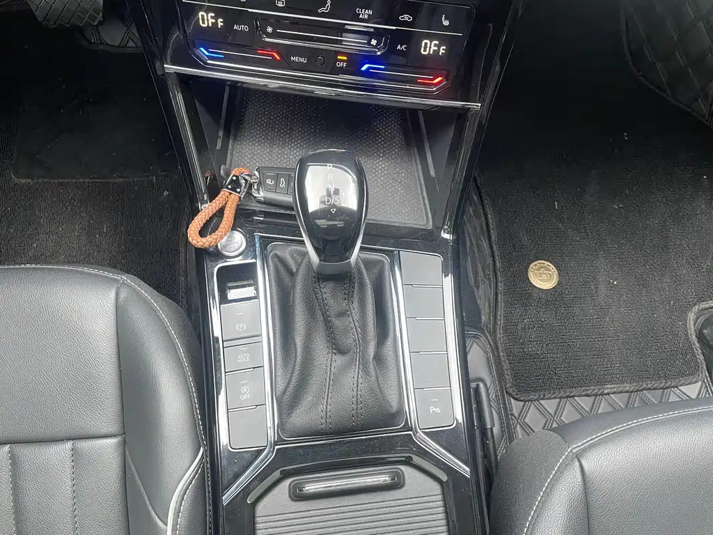 VOLKSWAGEN PASSAT 2022