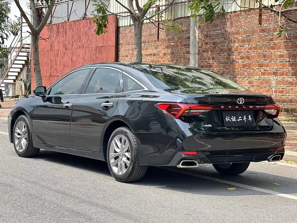 TOYOTA AVALON 2019