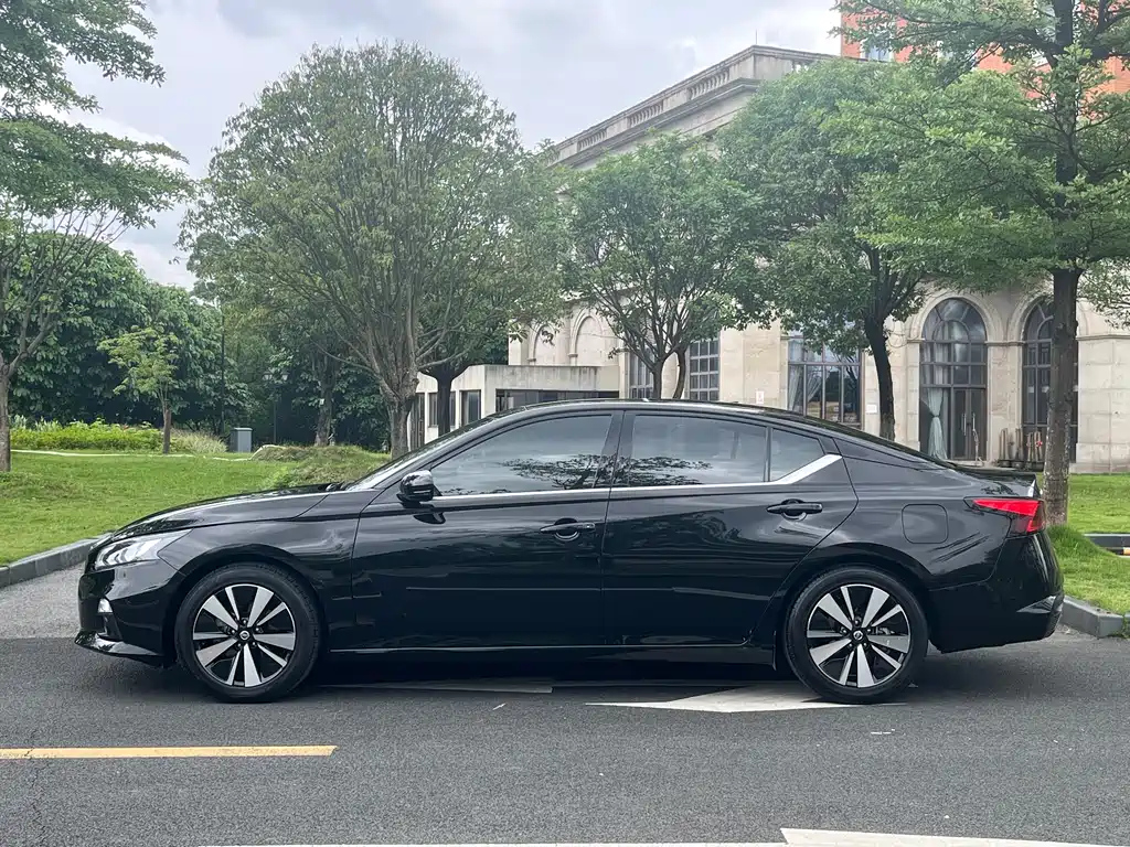 NISSAN TEANA 2021