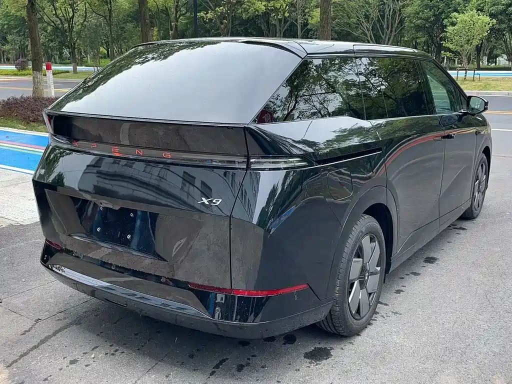 XPENG MOTORS X9 2024