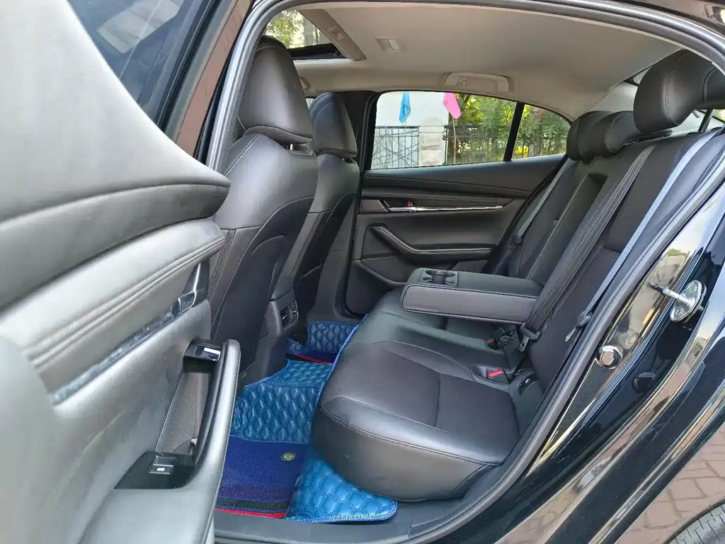 MAZDA 3 AXELA 2022