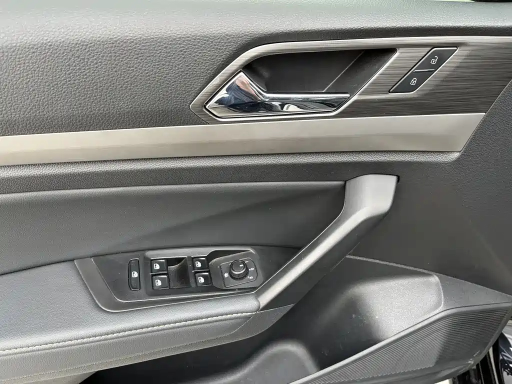 VOLKSWAGEN LAVIDA 2022