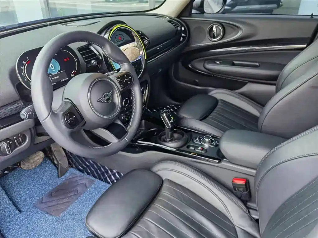 MINI CLUBMAN 2022